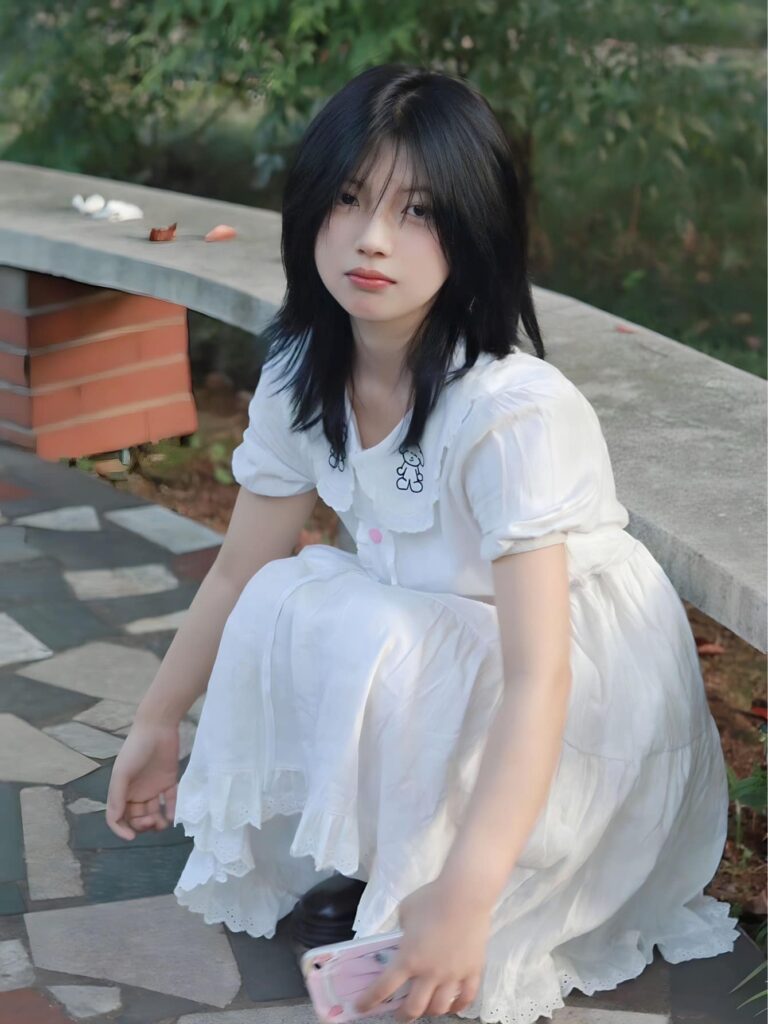 Gai Dep Hoa Than – Xu Hướng Thời Trang Ngọt Ngào Và Quyến Rũ Không Thể Bỏ Qua